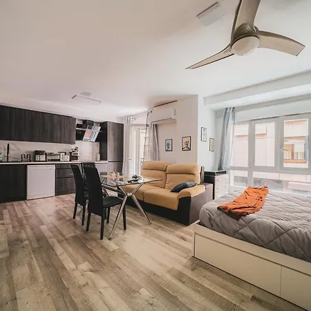 Modern Loft In Near The Train And Bus Station قرطبة