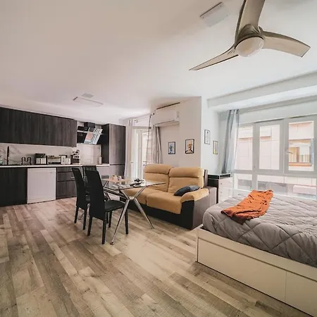Modern Loft In Near The Train And Bus Station شقة