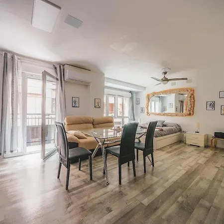 Modern Loft In Near The Train And Bus Station قرطبة